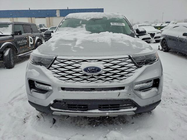 Ford Explorer Platinum Image 5