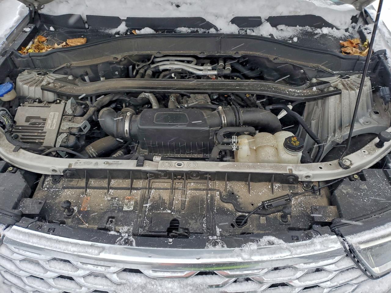 Ford Explorer Platinum Image 3