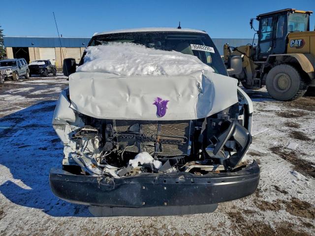 Chevrolet Express Image 6