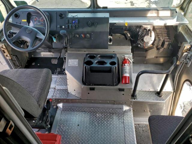 Freightliner Mt45 M Line Walk-in Van Image 5