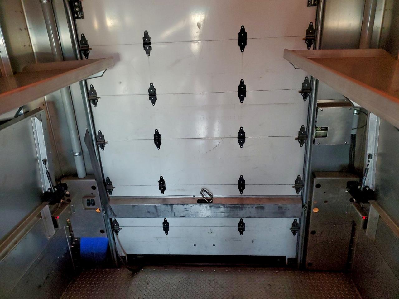 Freightliner Mt45 M Line Walk-in Van Image 9