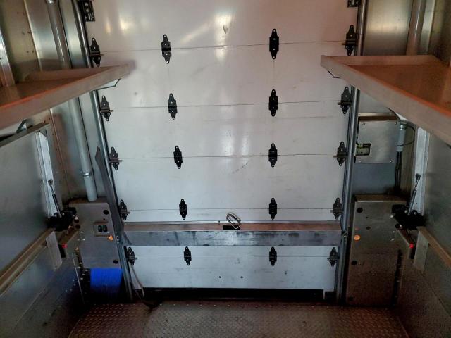 Freightliner Mt45 M Line Walk-in Van Image 9