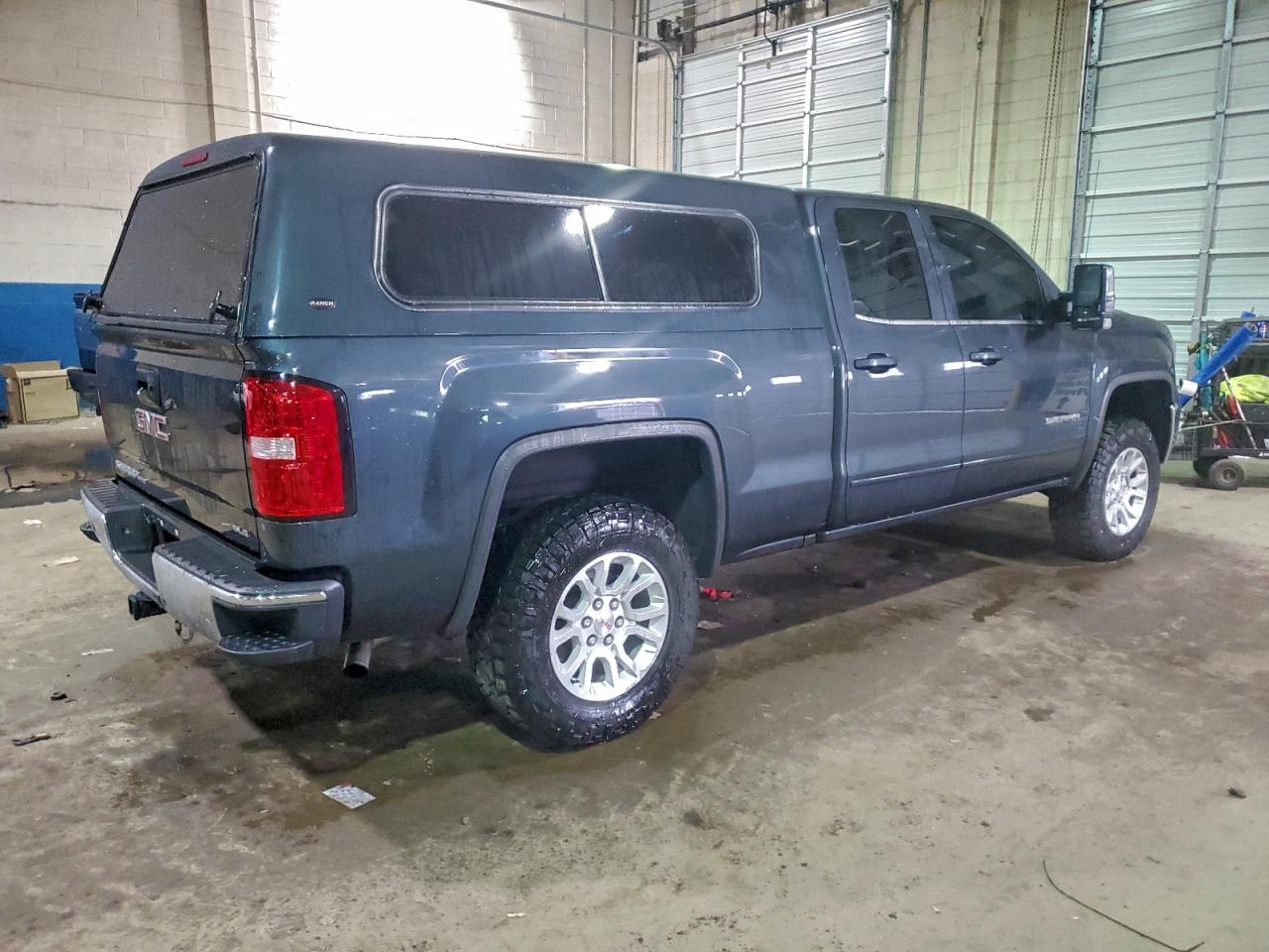 GMC Sierra K1500 Sle Image 2