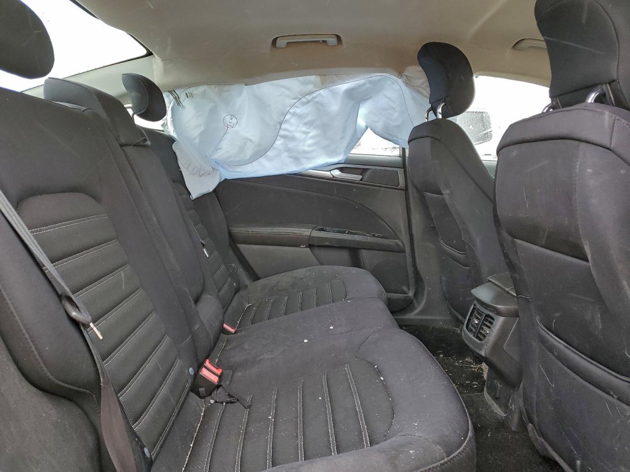 Ford Fusion Se Image 9