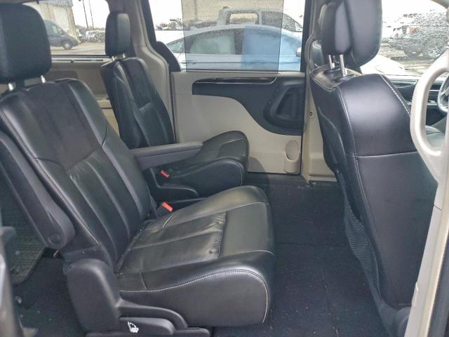 Chrysler Minivan Limited Platinum Image 8