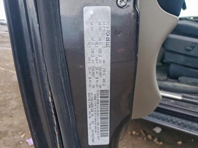 Chrysler Minivan Limited Platinum Image 11