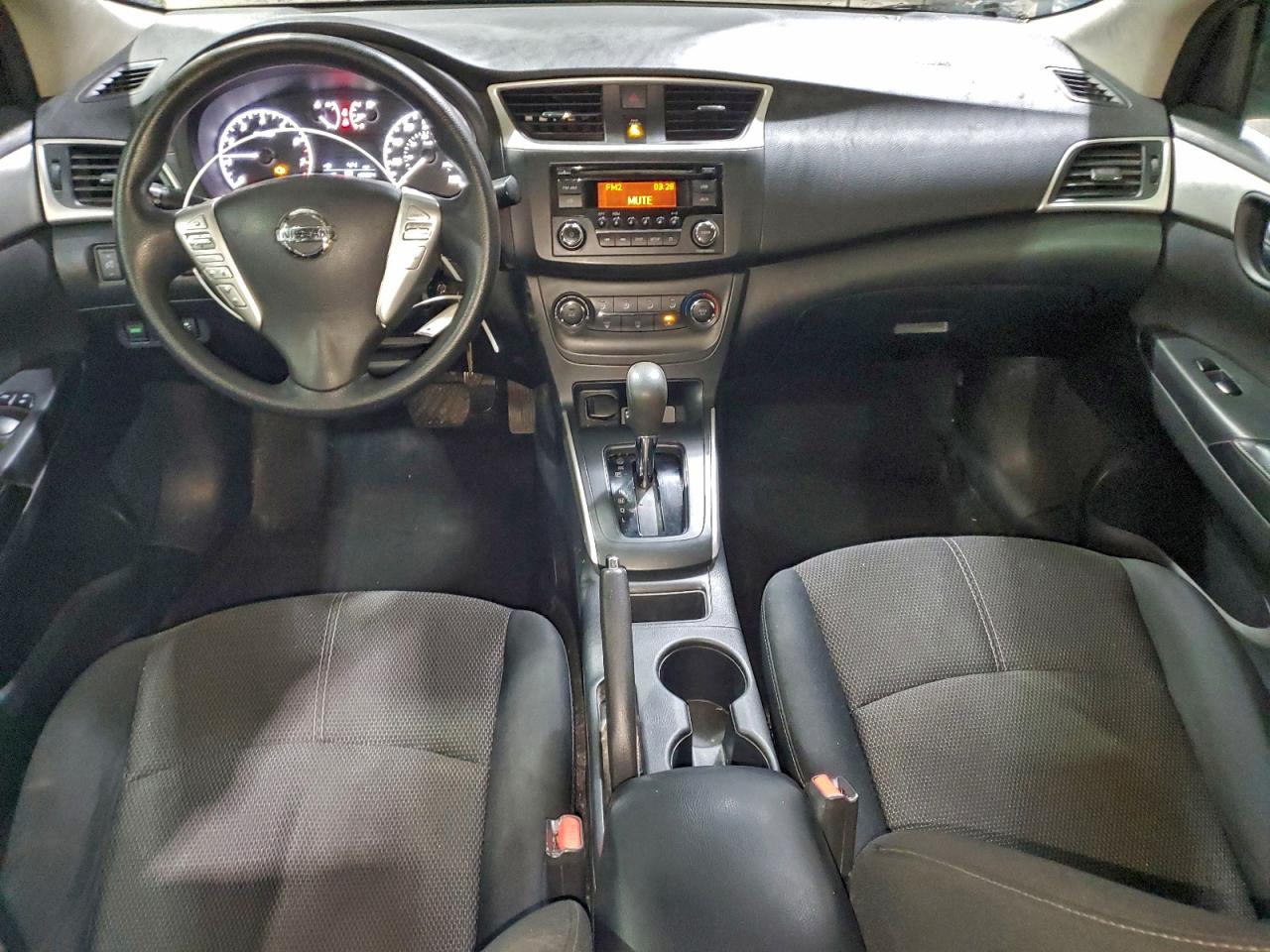 Nissan Sentra S Image 2