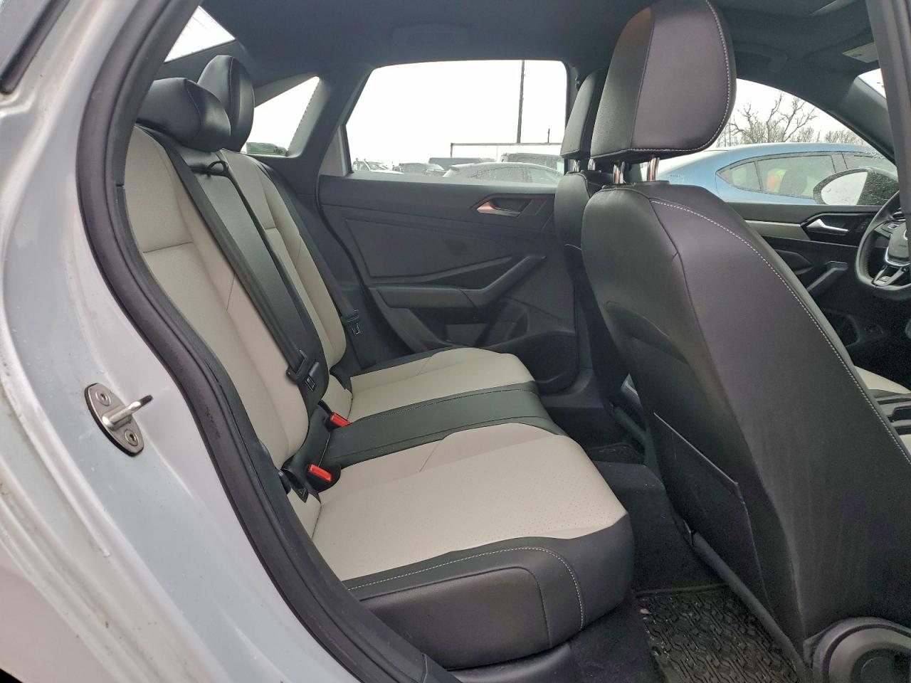 Volkswagen Jetta S Image 3