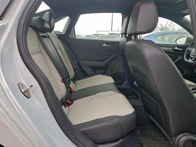 Volkswagen Jetta S Image 3