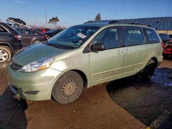 Salvage Toyota Sienna
