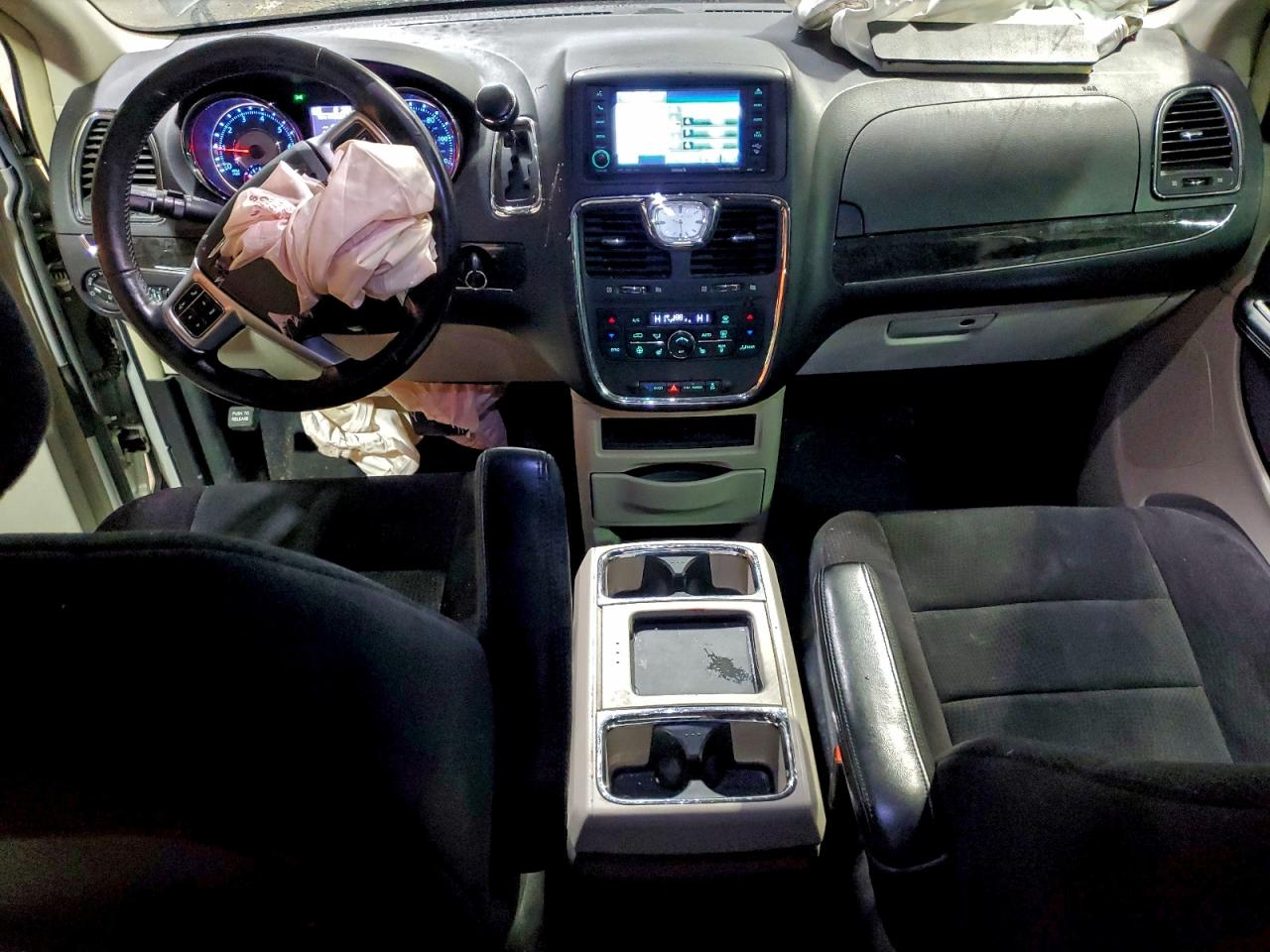 Chrysler Minivan Touring Image 3