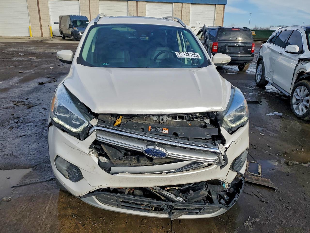 Ford Escape Titanium Image 3