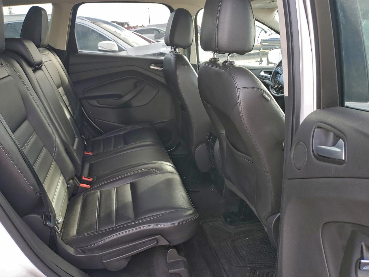 Ford Escape Titanium Image 6