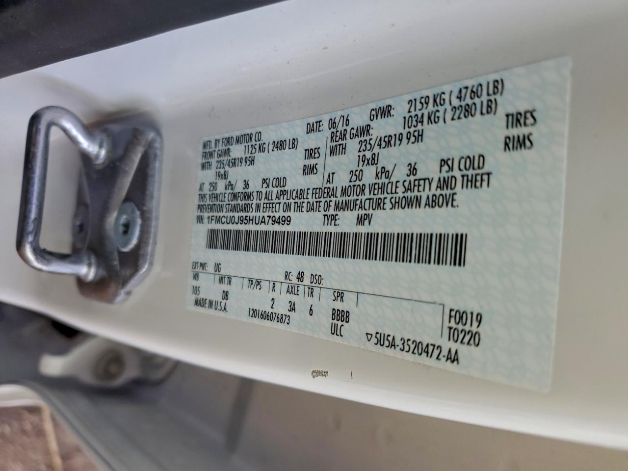 Ford Escape Titanium Image 12