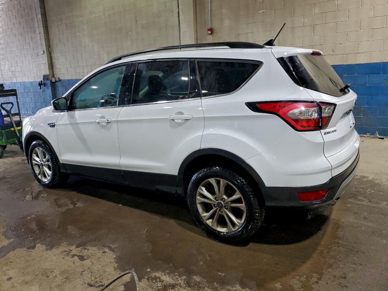 Ford Escape Sel Image 2