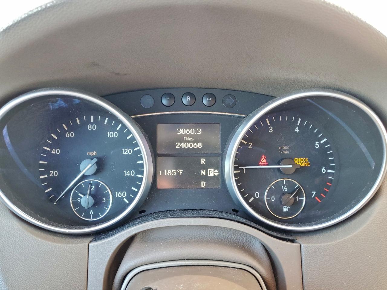 Mercedes-Benz M-Class 350 Image 11