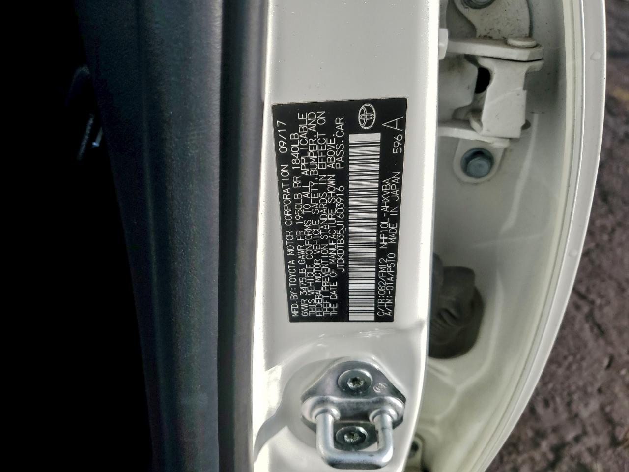 Toyota Prius Image 10