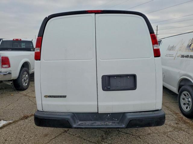 Chevrolet Express Image 11