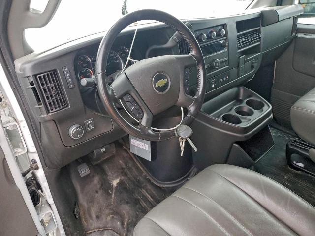 Chevrolet Express Image 5