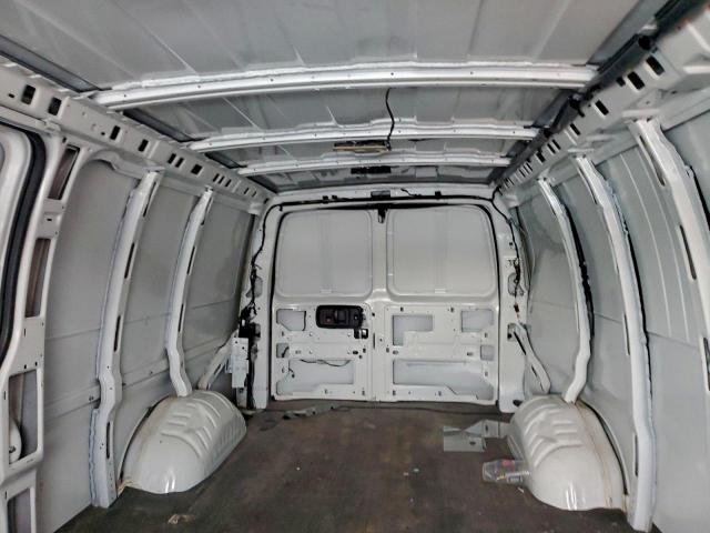 Chevrolet Express Image 6