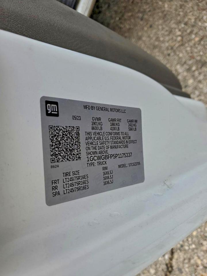 Chevrolet Express Image 9