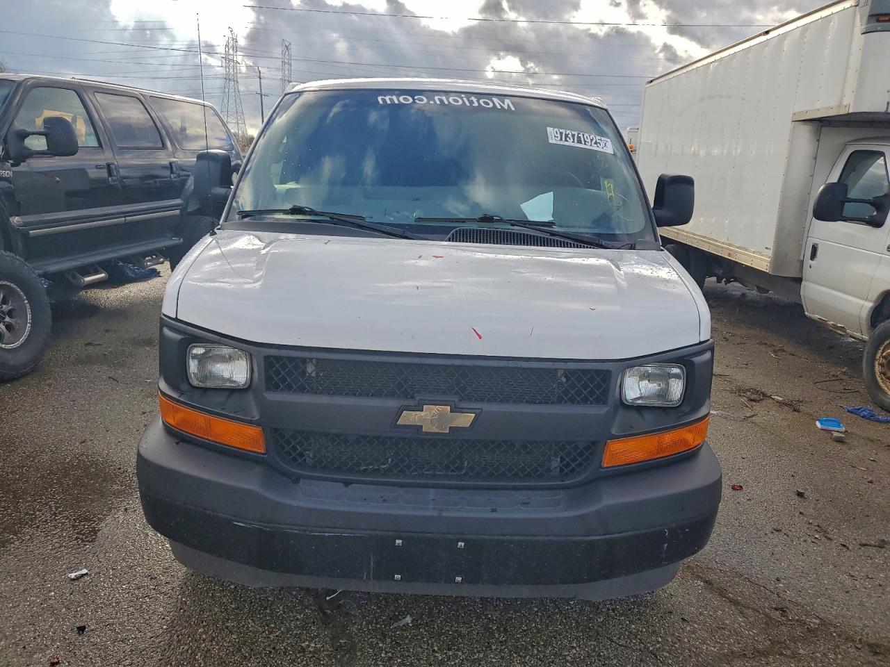 Chevrolet Express Image 13
