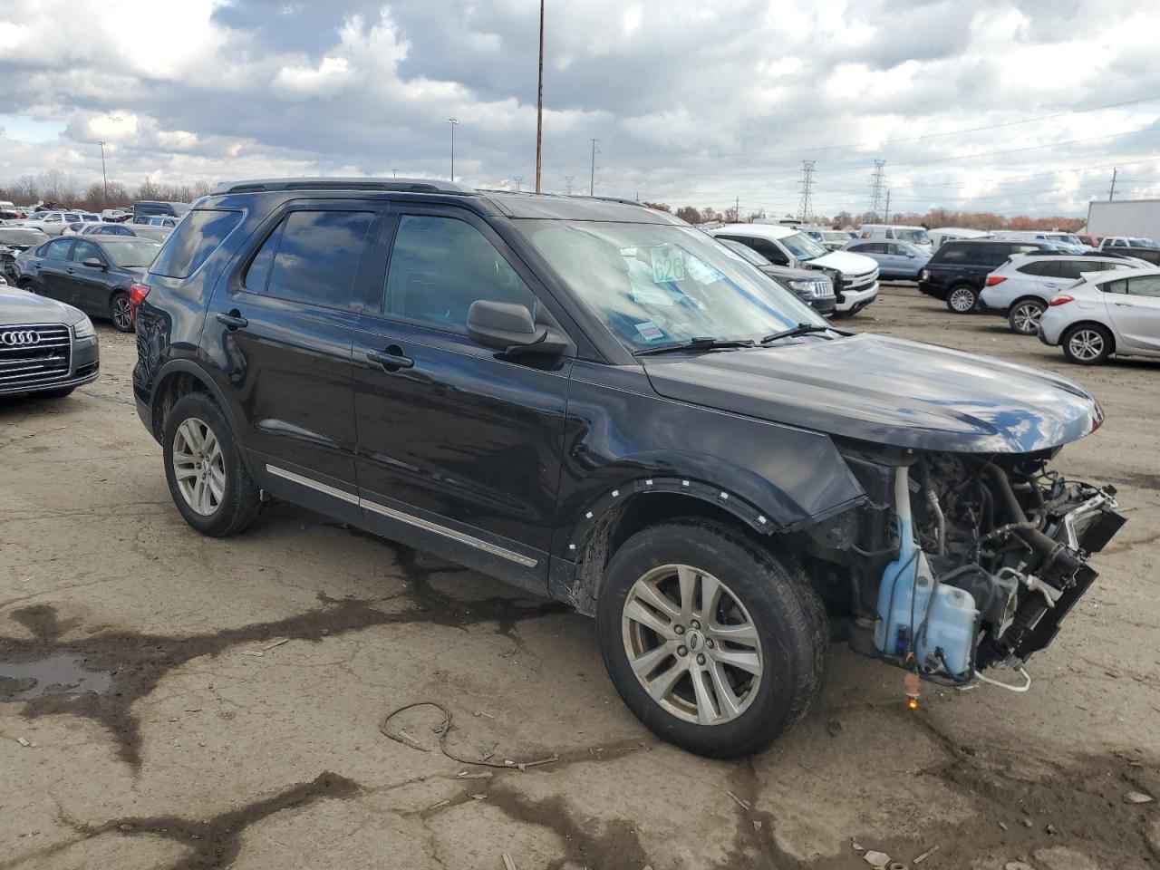 Ford Explorer Xlt Image 4
