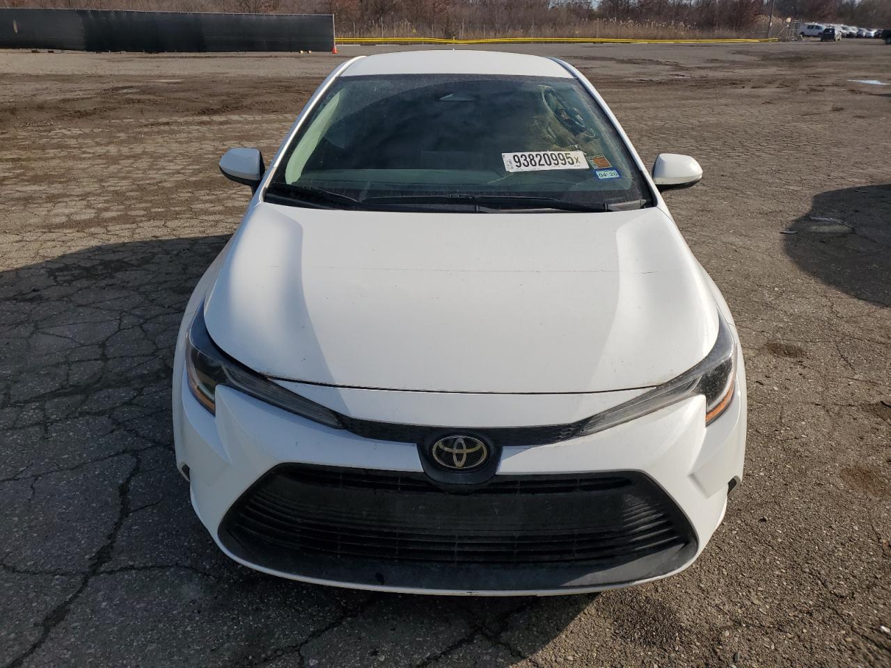 Toyota Corolla Le Image 9