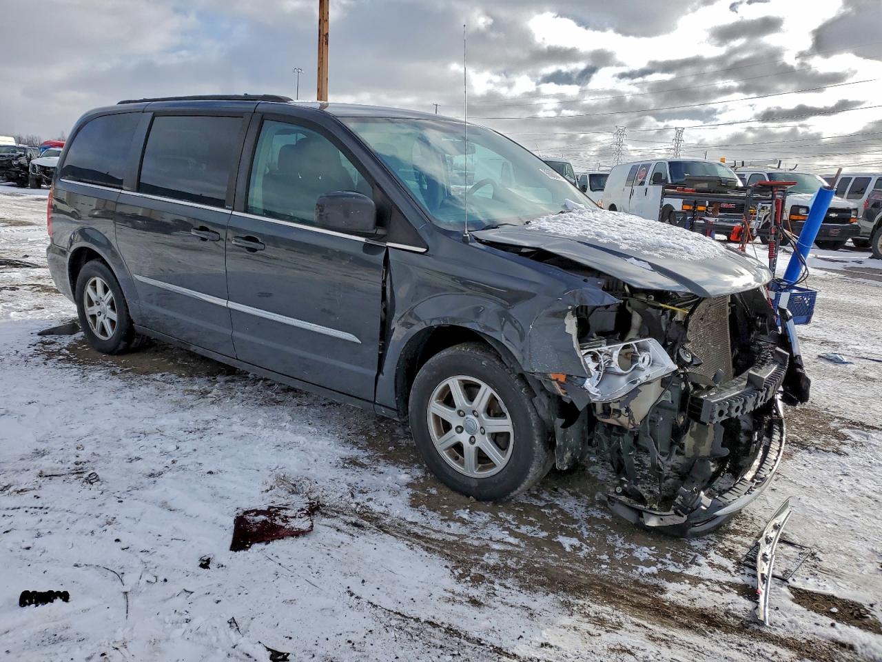 Chrysler Minivan Touring Image 5