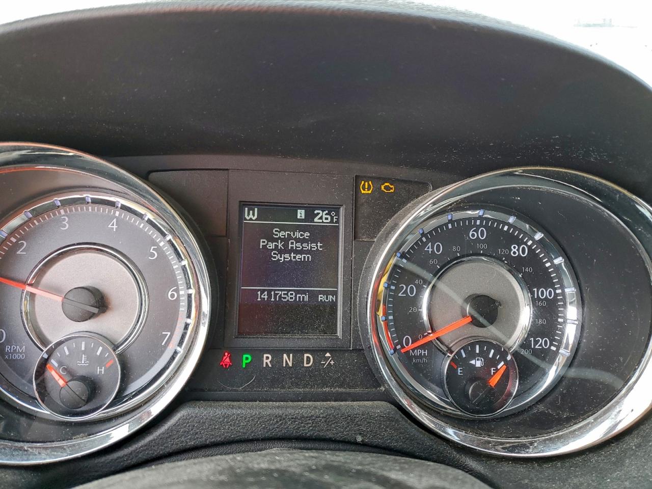 Chrysler Minivan Touring Image 8