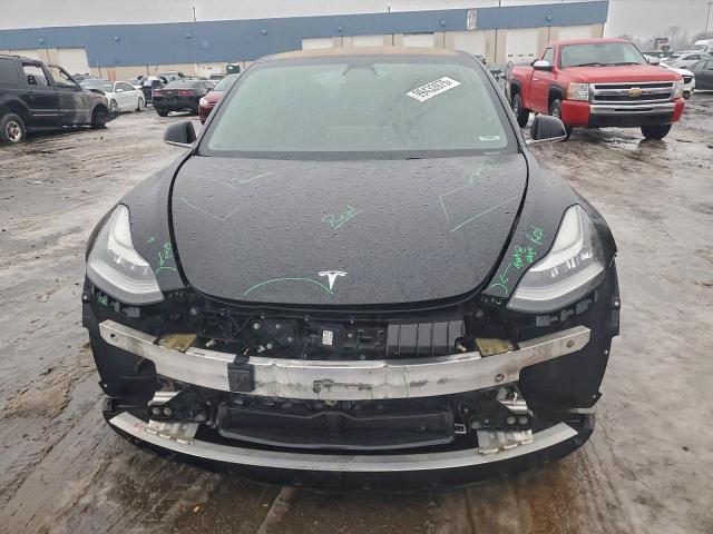 Tesla Model 3 Image 7