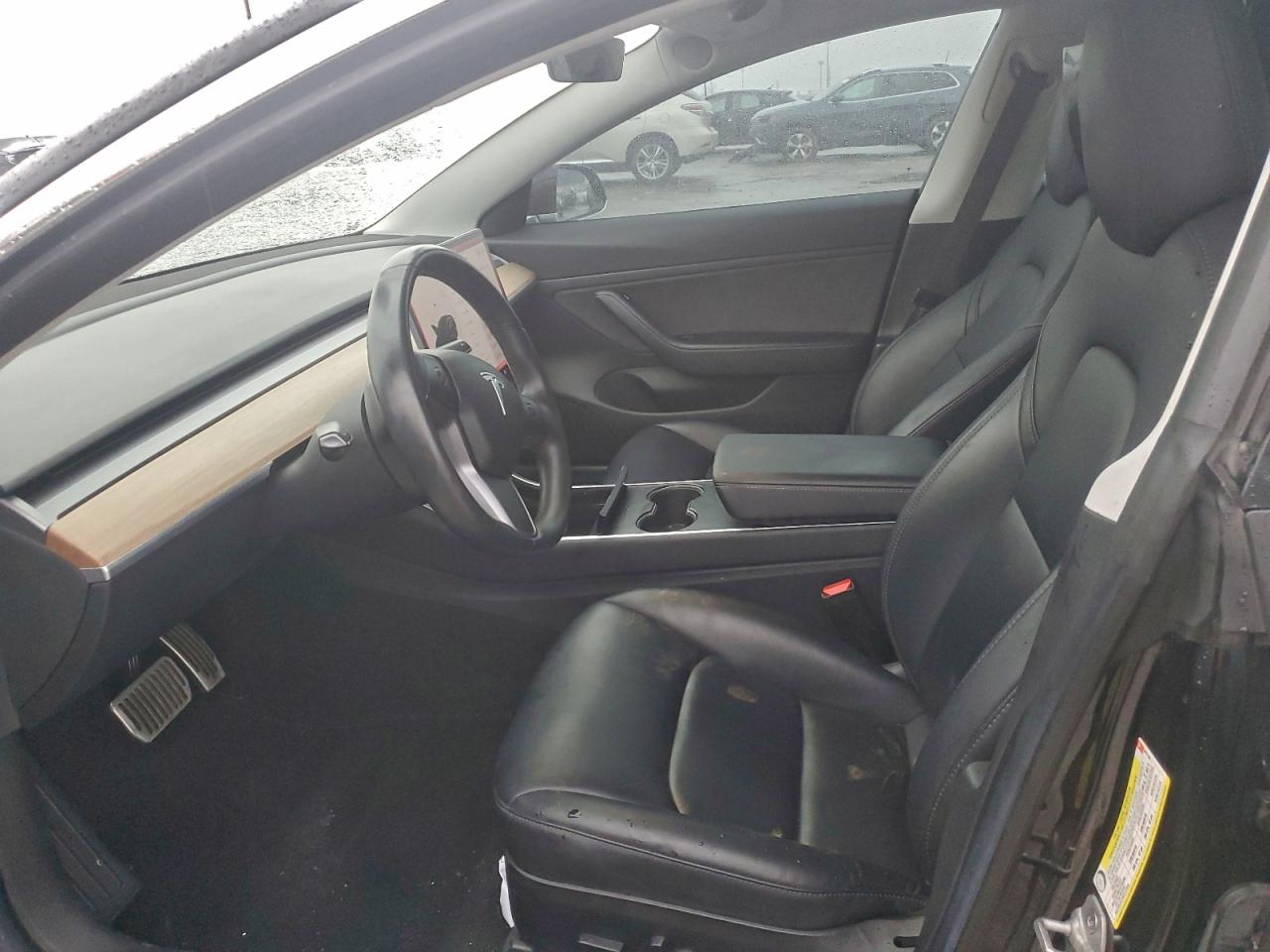 Tesla Model 3 Image 3