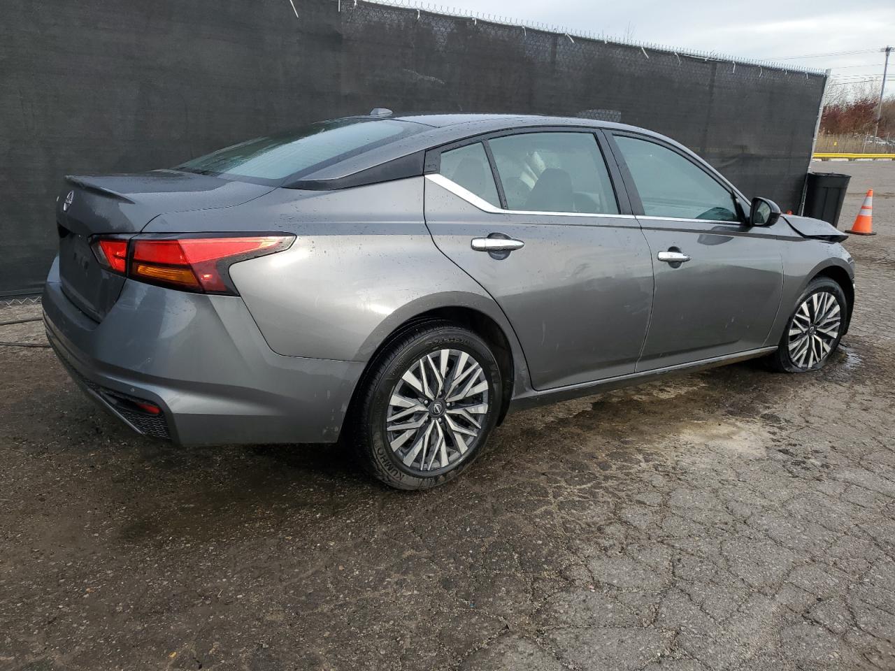 Nissan Altima Sv Image 2