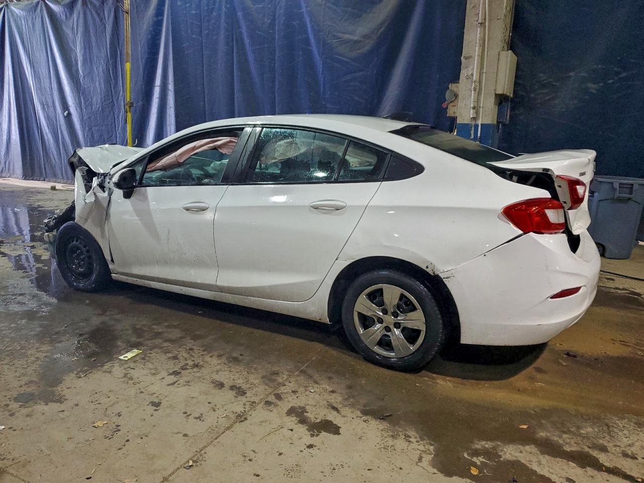 Chevrolet Cruze Ls Image 4