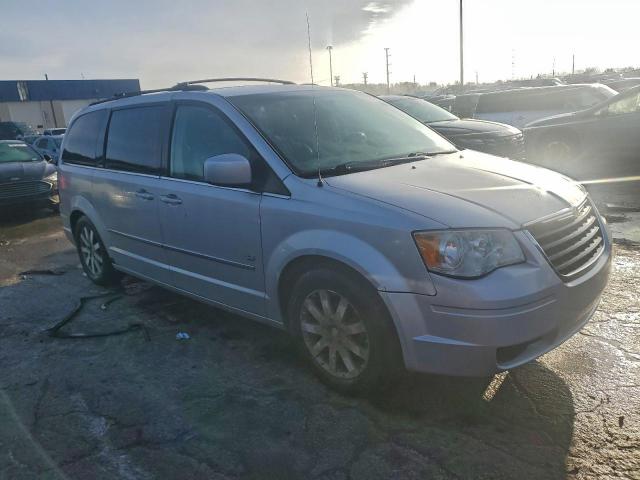 Chrysler Minivan Touring Image 7