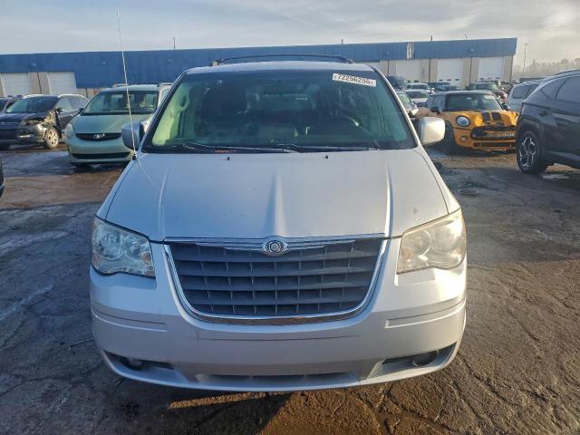 Chrysler Minivan Touring Image 6