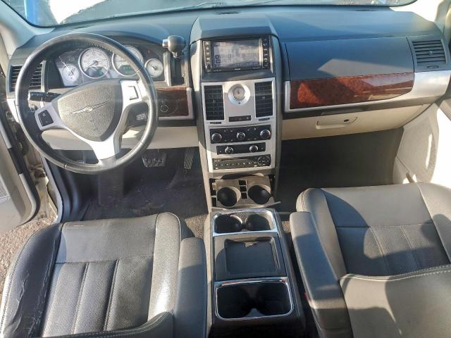 Chrysler Minivan Touring Image 12