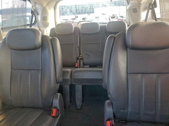 Chrysler Minivan Touring Image 8