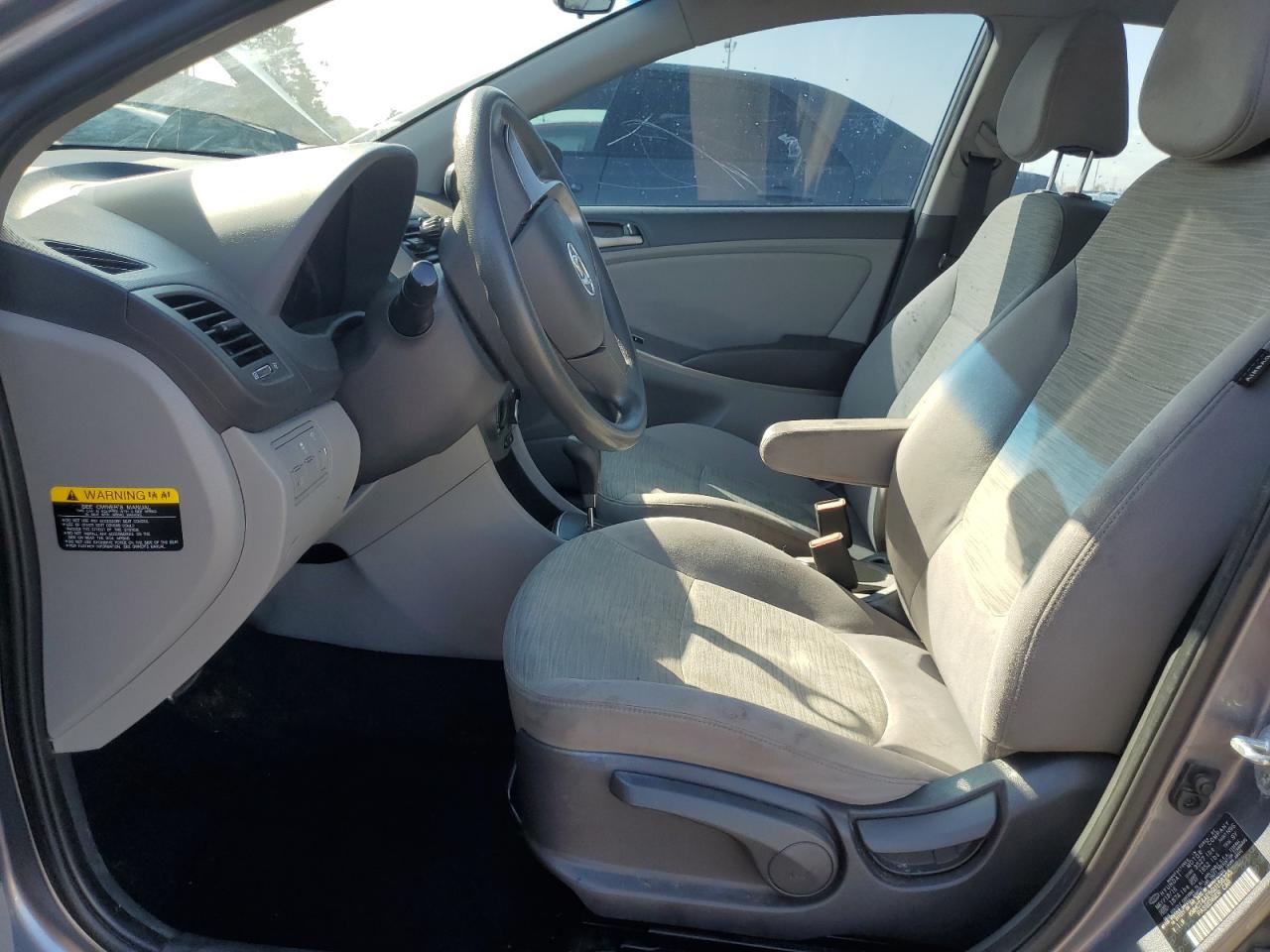 Hyundai ACCENT Se Image 2