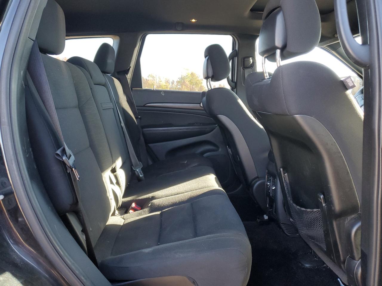 Jeep Grand Cherokee Laredo Image 11