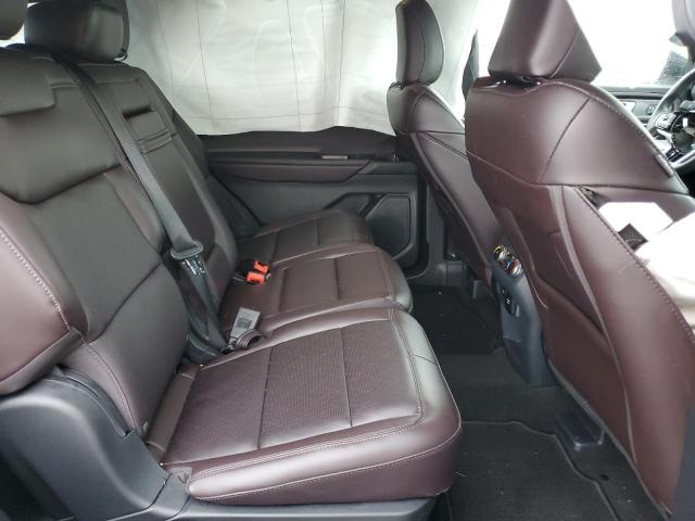 Ford Explorer Platinum Image 8