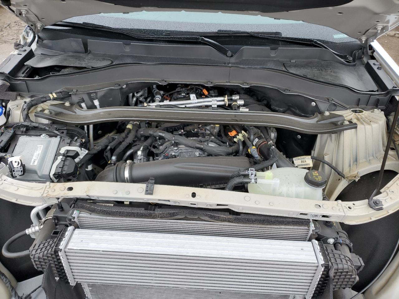 Ford Explorer Platinum Image 9