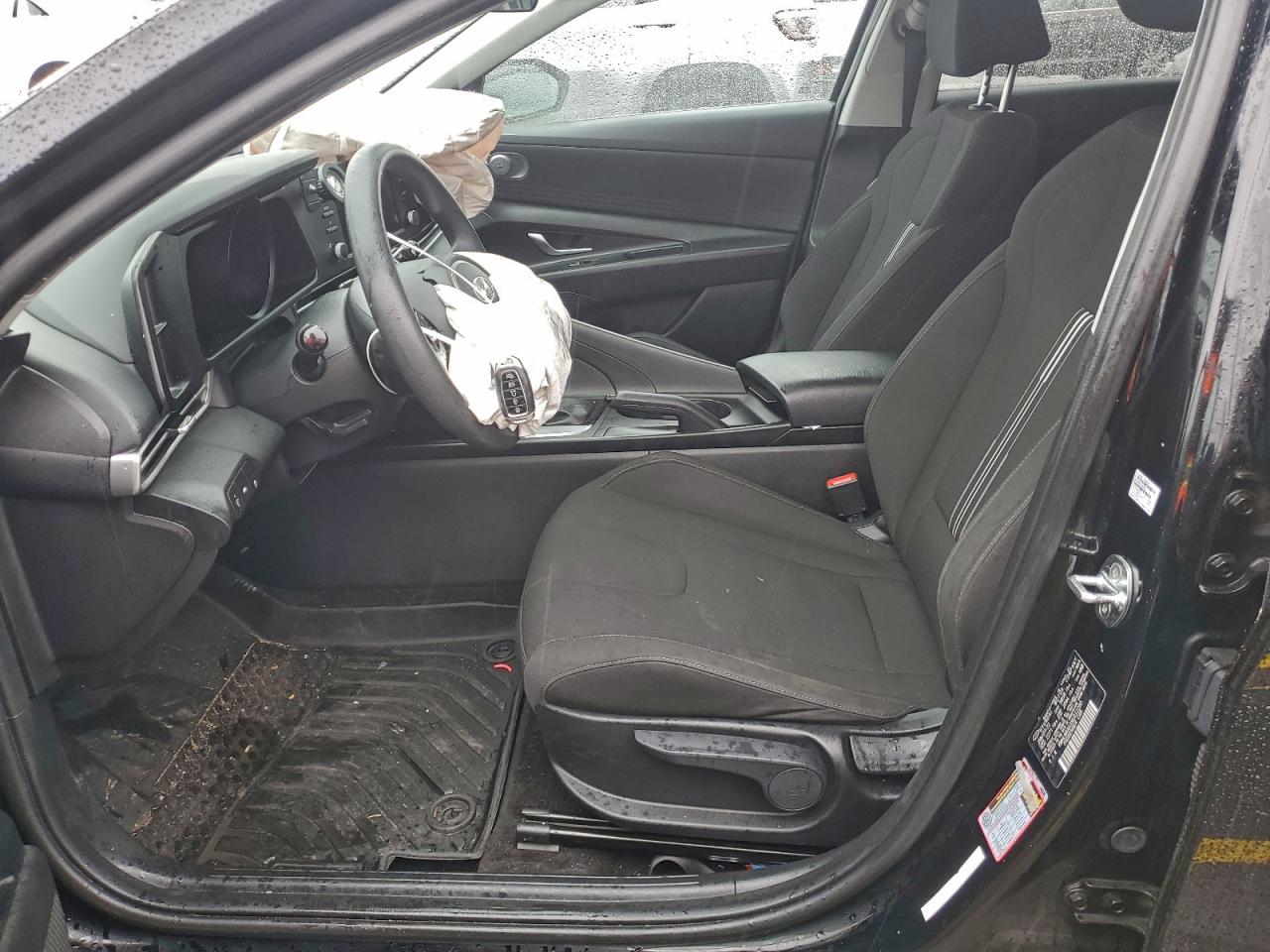 Hyundai ELANTRA Sel Image 3