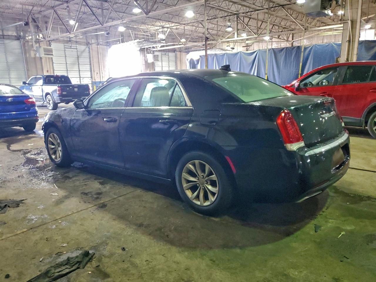 Chrysler 300 Limited Image 2