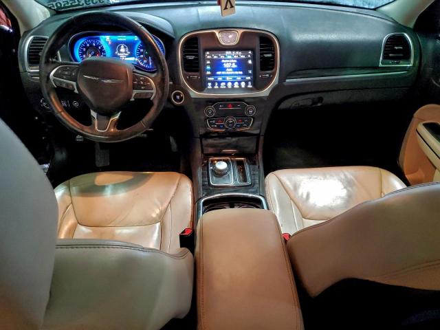 Chrysler 300 Limited Image 13