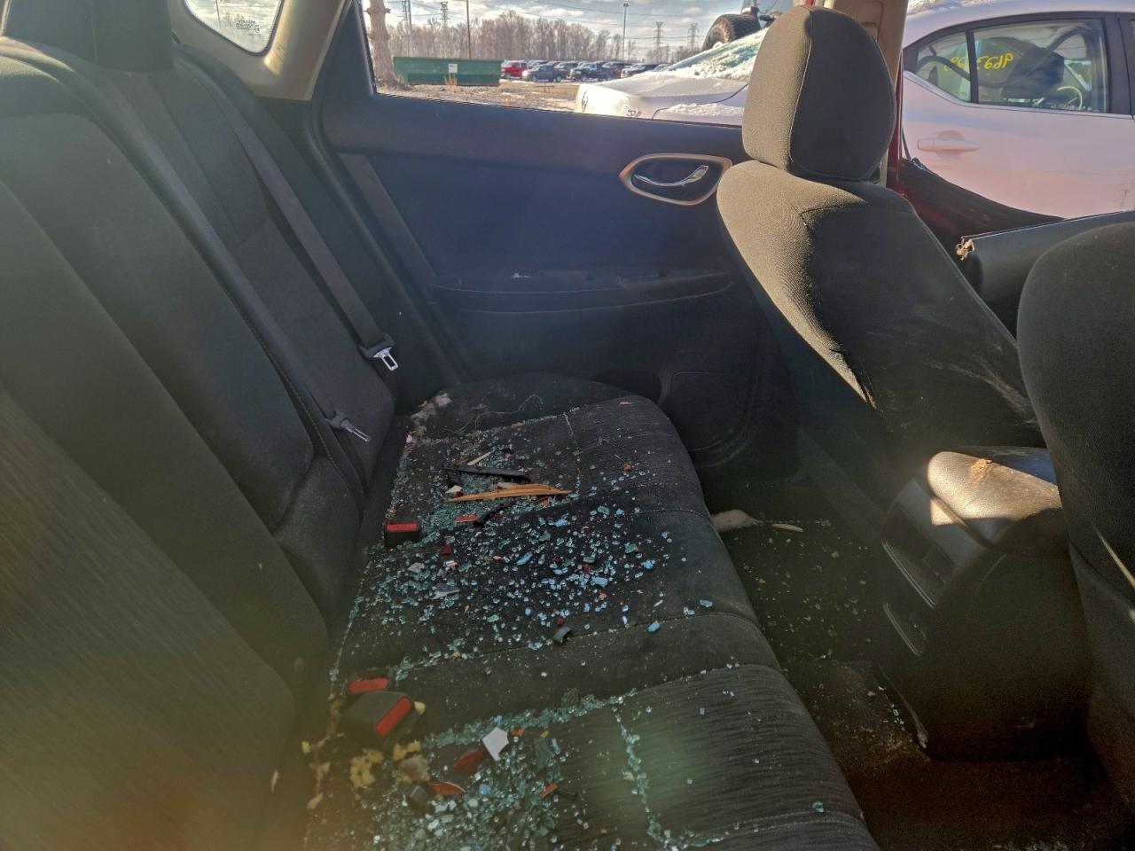 Nissan Sentra S Image 10