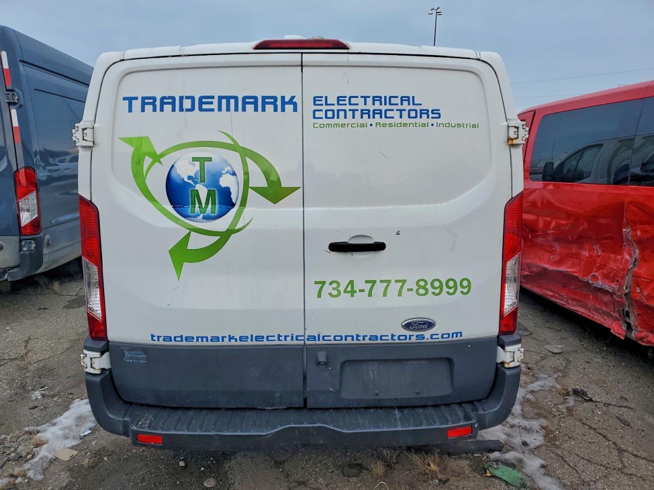Ford Transit T-150 Image 8
