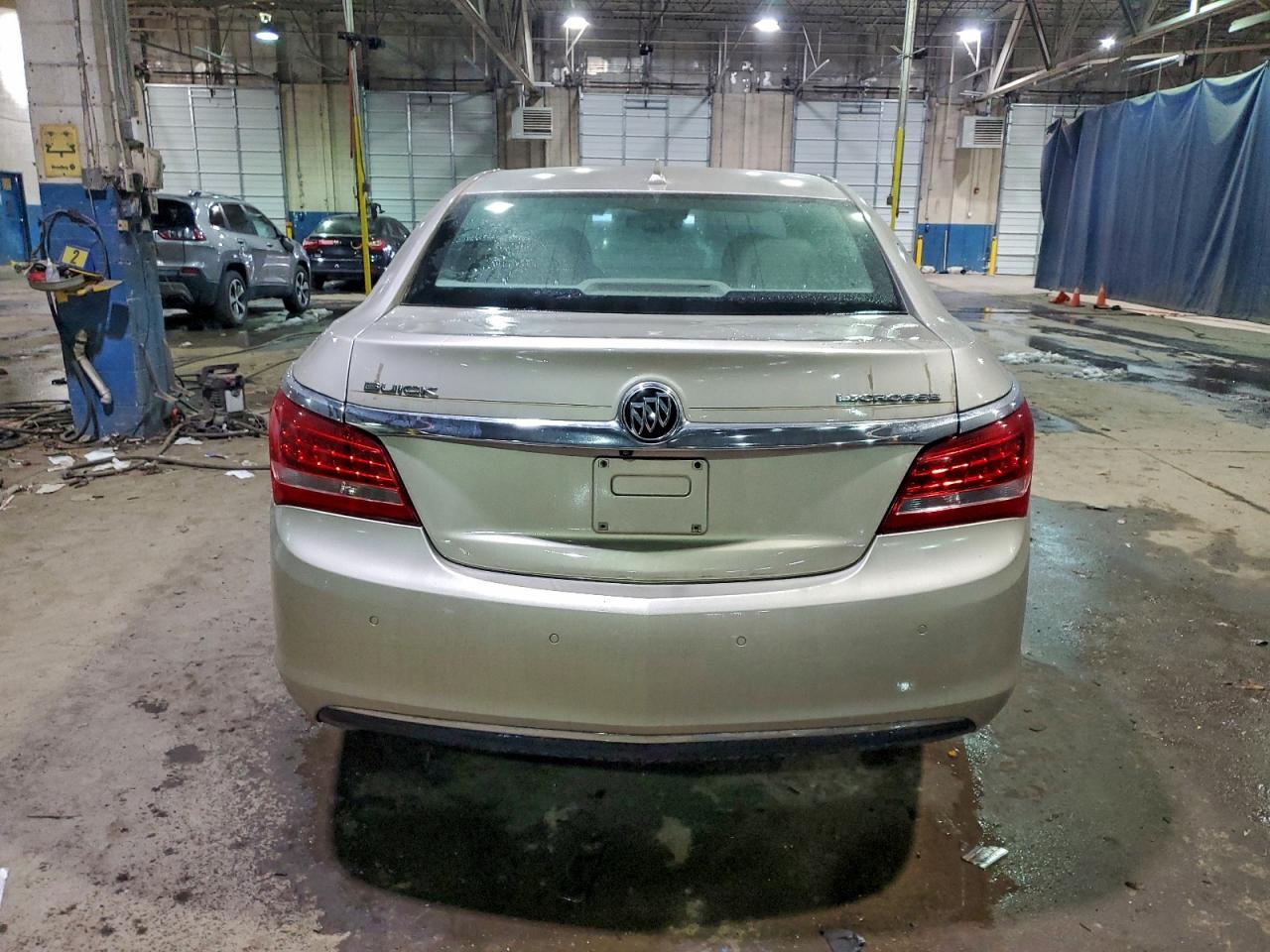 Buick LaCrosse Image 9