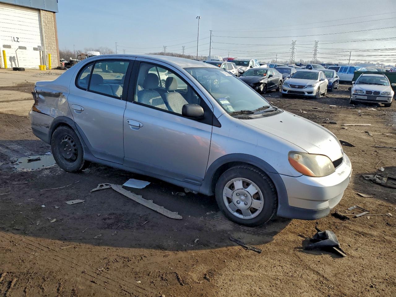 Toyota ECHO Image 12
