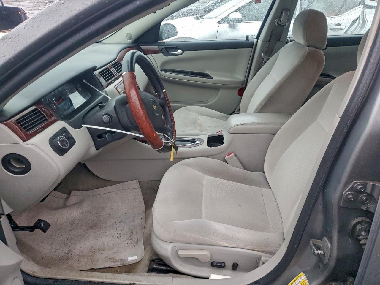 Chevrolet Impala Lt Image 7